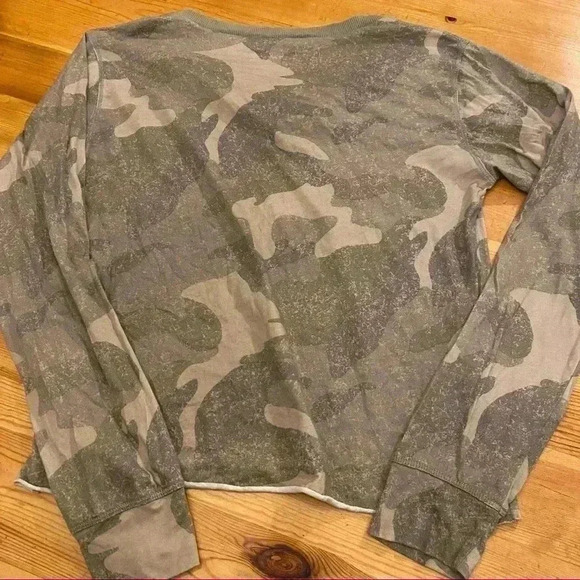 Hollister lace up Camouflage top - Picture 7 of 8